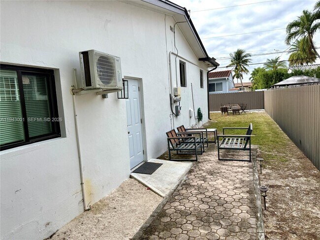 Building Photo - 2120 SW 83rd Ave