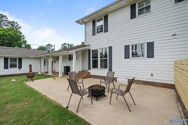 Building Photo - 101 Shady Ln