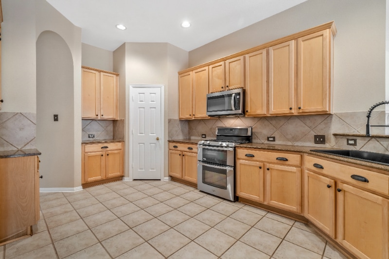 Building Photo - 6412 Autumn Trail
