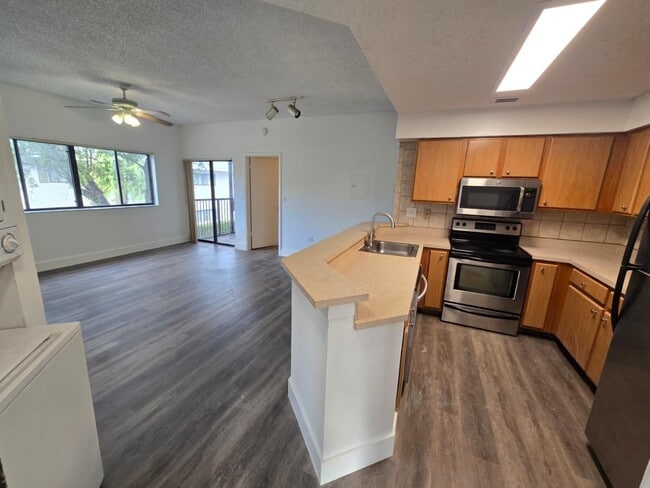 Building Photo - 2445 SW 18th Terrace