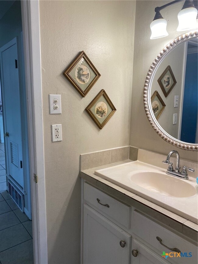 Building Photo - 3801 Lancelot Ln