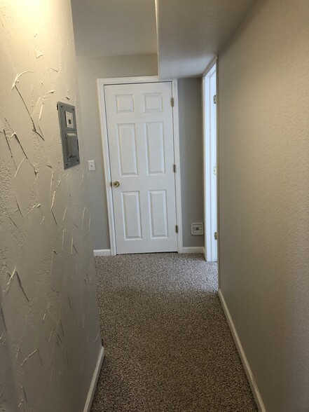 Hallway between Bedrooms - 616 Freemont Cir