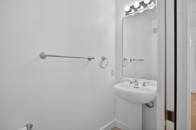 Building Photo - 2678 Center Ct Dr