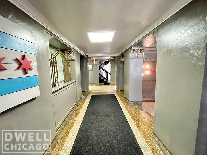 Building Photo - 2606 N Kimball Ave