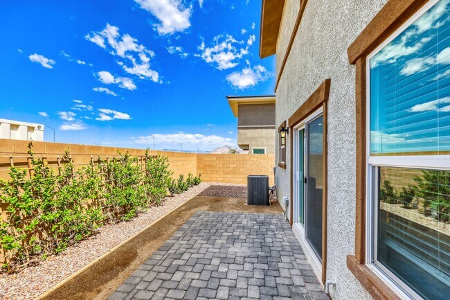 Building Photo - FULLY FURNISHED, 3 Bedroom, New Build MODEL HOME In Cadence, Henderson!