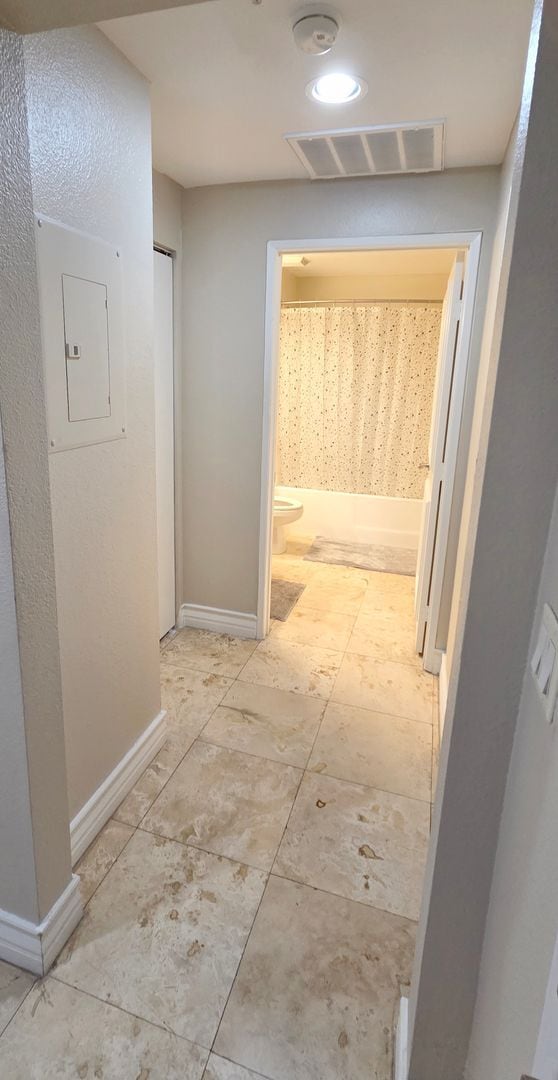 Building Photo - Short or long term available! Beautifl furnished 1 bedroom located in the heart of the strip!