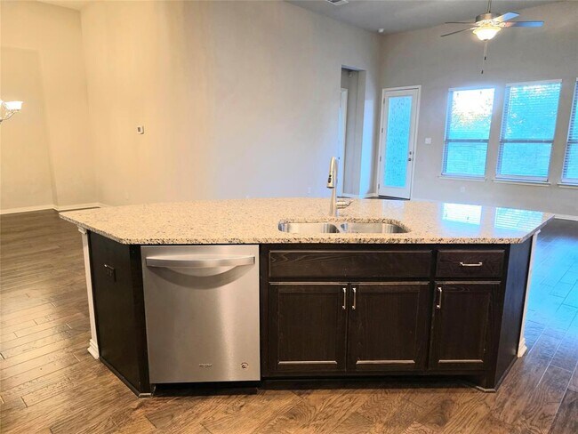 Building Photo - 129 Belford St