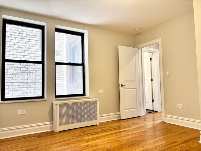Building Photo - 109-20 Queens Blvd
