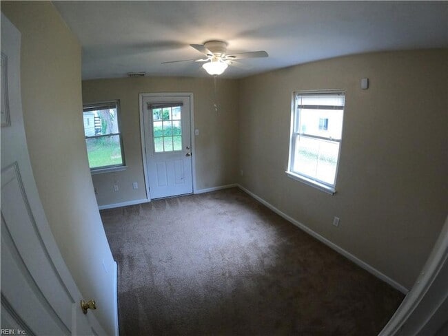 Building Photo - 1410 W 39th St