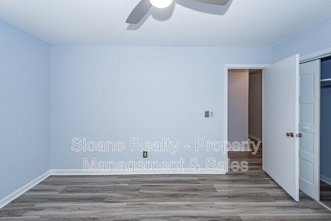 Building Photo - 176 Foxborough Rd