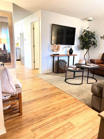 Building Photo - 10022 Farwest Dr SW