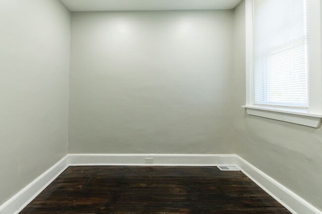 Building Photo - Spacious 3-Bedroom Single-Family Row Home ...