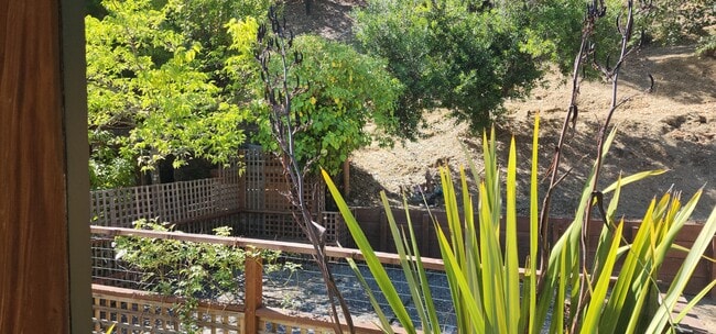 Building Photo - 100 Wimbledon Way