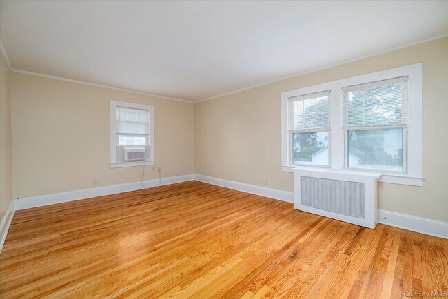 Building Photo - 25 Aldred Ave