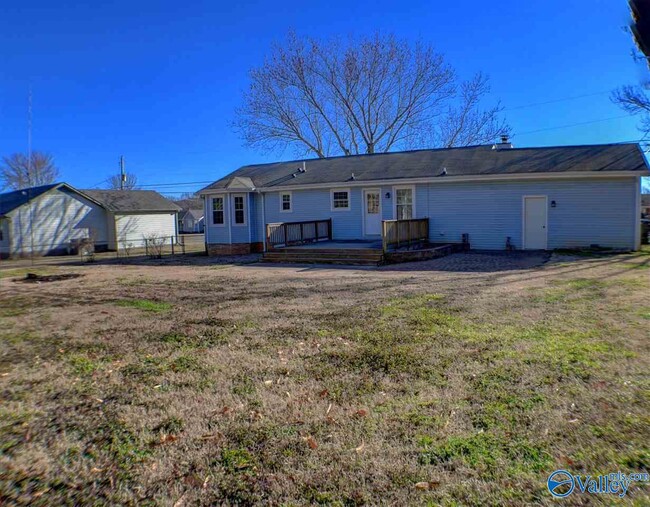 Building Photo - 112 Suddith Ln