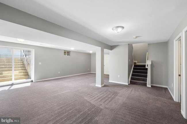 Building Photo - 12 Glenbrook Rd