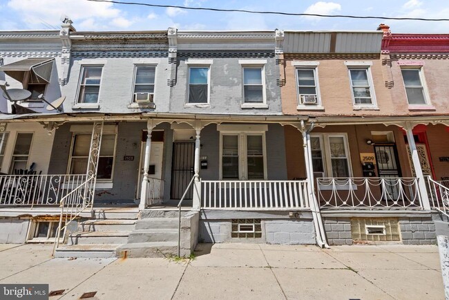 Building Photo - 2511 W Oakdale St