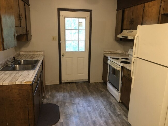Building Photo - Russell's Chester Duplexes