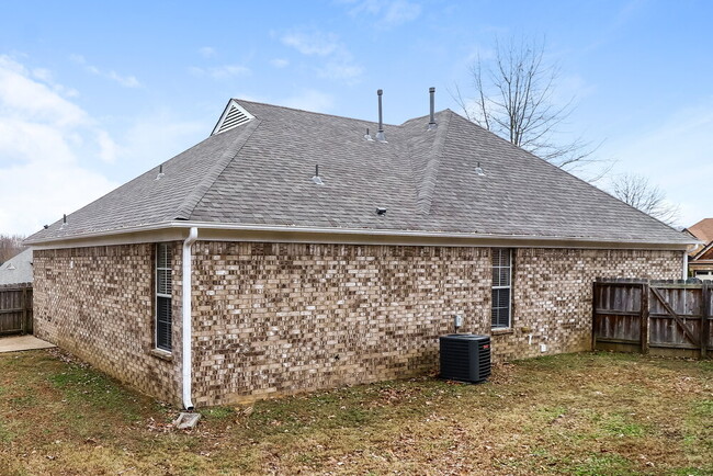 Building Photo - 4899 Longleaf Oak Cove