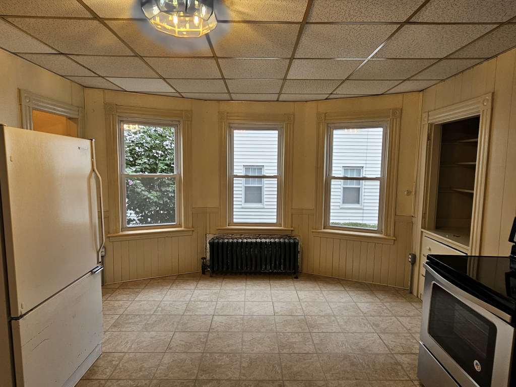 Building Photo - 20 Kosta St