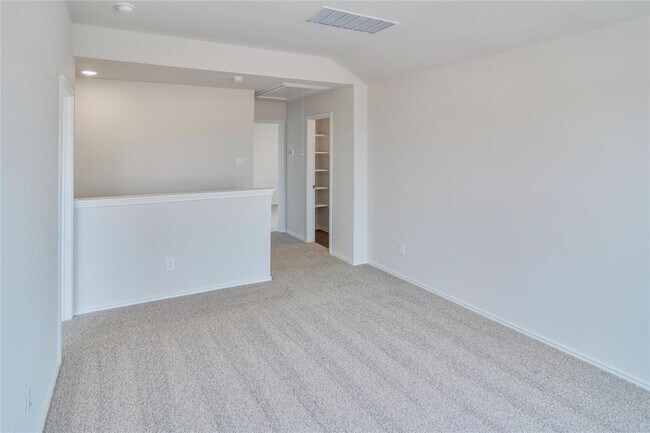 Building Photo - 361 Sandringham Lp