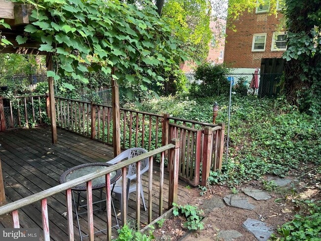 Building Photo - 213 Alnus St