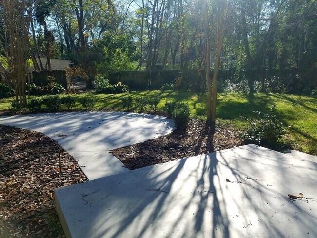 Building Photo - 746 Clifford Dr