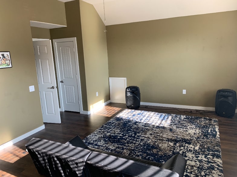 Building Photo - 5900 Zachary Scott St