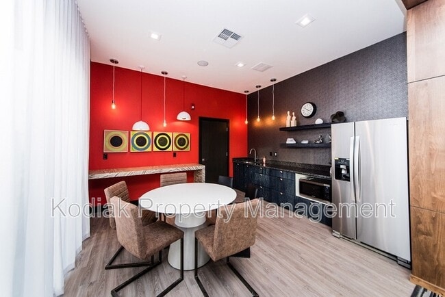 Building Photo - 875 Depot St