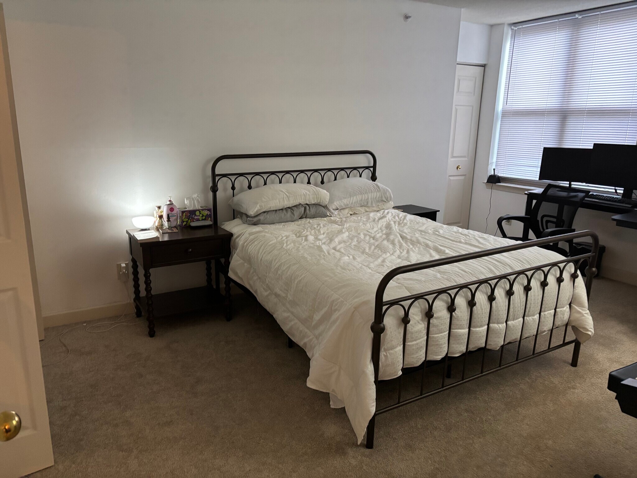 bedroom - 5000 Battery Ln