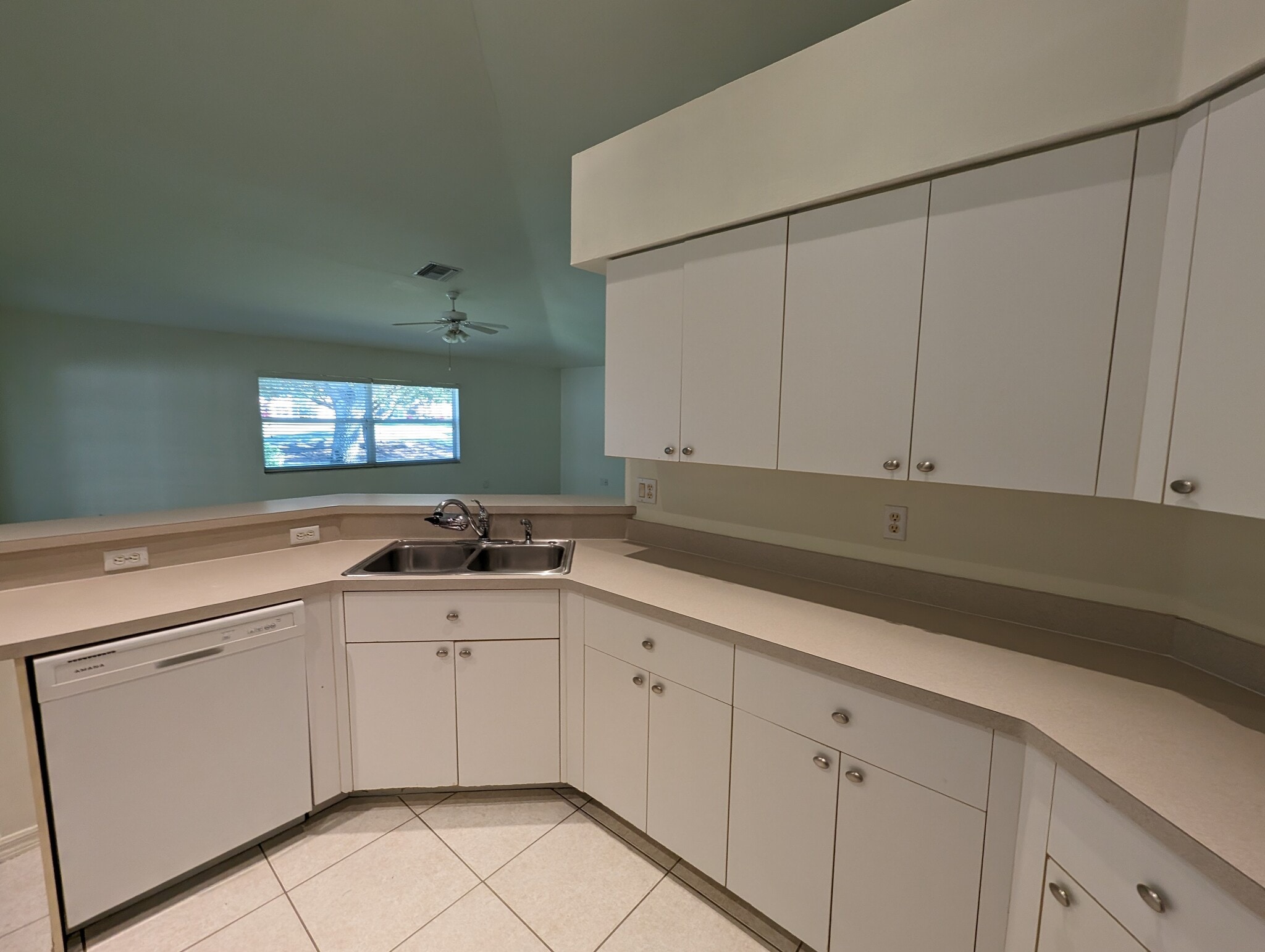 Building Photo - 2229 Heritage Greens Dr