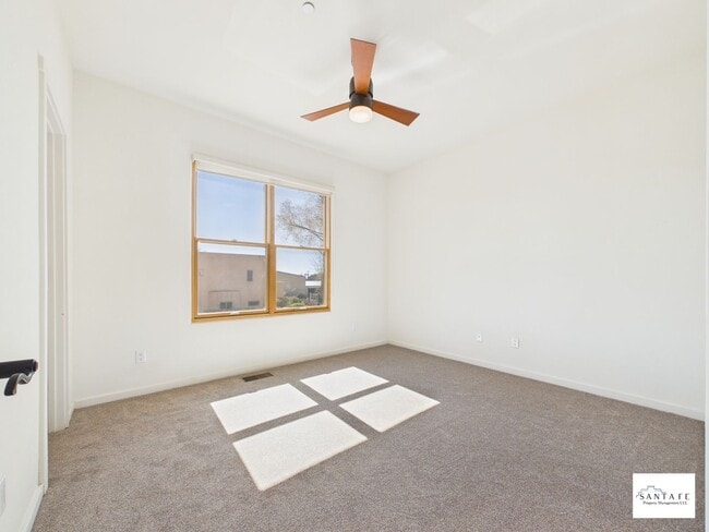 Building Photo - Two Level Townhouse Available February 1, 2026