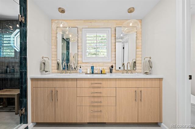 Building Photo - 7030 S Magnolia Cir