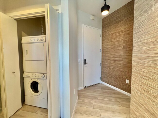 Building Photo - Adeline Place – Modern Comfort & Sophisticated 1 Bed / 1 Bath