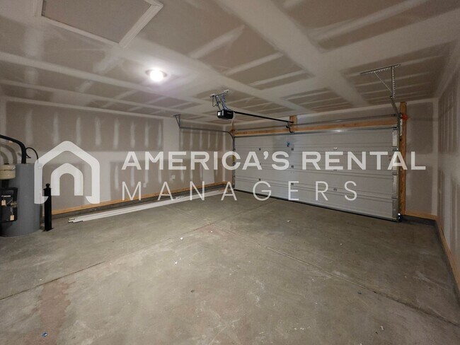 Building Photo - 213 Koslin Lp