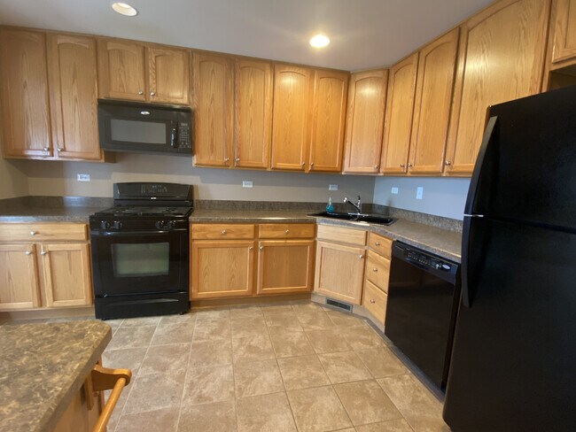 Building Photo - 545 Yorkshire Ln