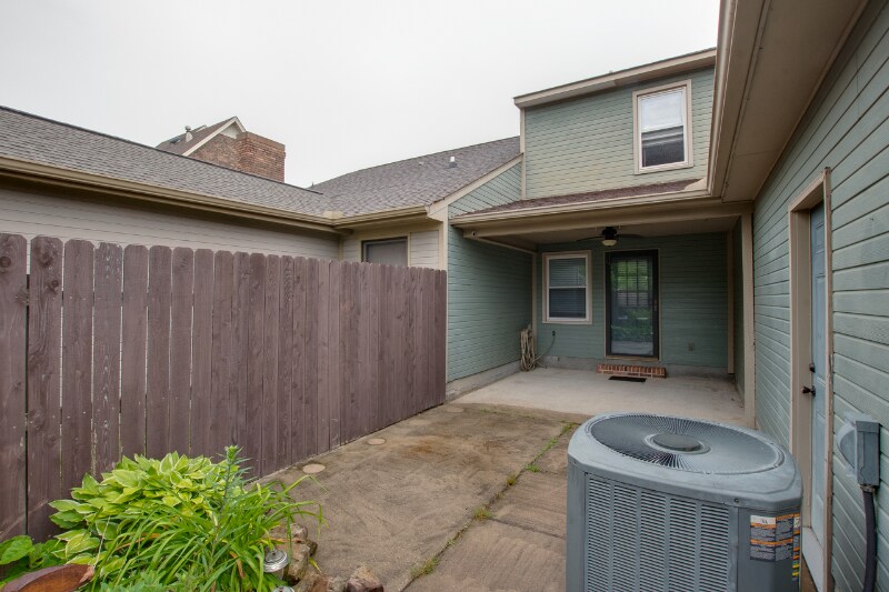 Building Photo - 413 Springview St SW