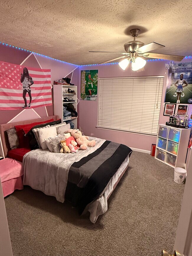 Building Photo - 303 Brittania Dr