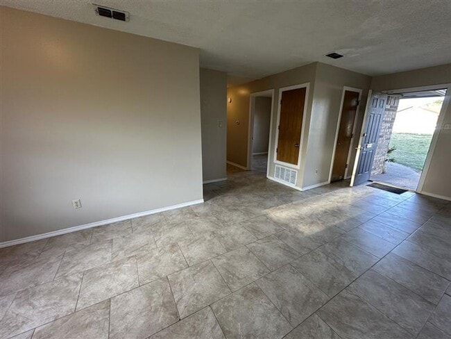 Building Photo - 12747 Candleridge Dr