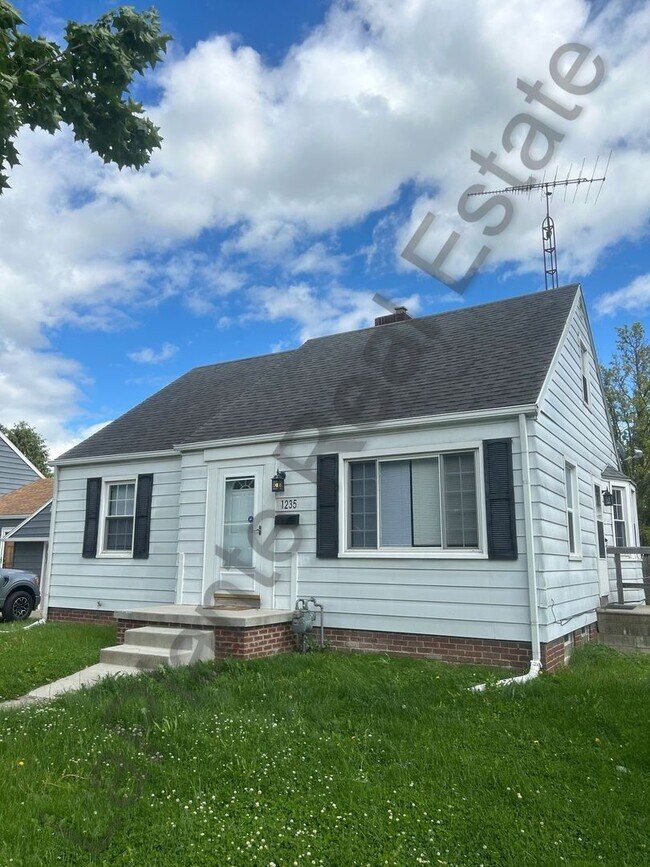 Building Photo - 1235 Glenview Rd