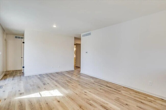 Building Photo - 6503 E 16th St N