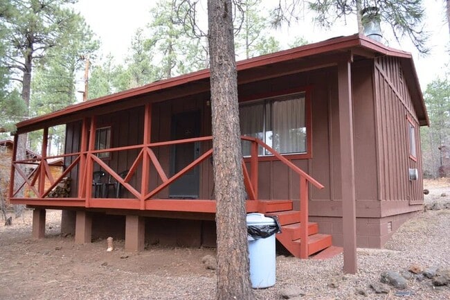 Building Photo - 237 E White Mountain Blvd