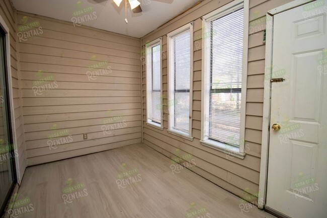 Building Photo - 2 Bedroom, 2 Bath Condo at Village Creek -...