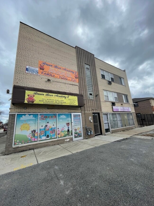 Building Photo - 7201 S Western Ave