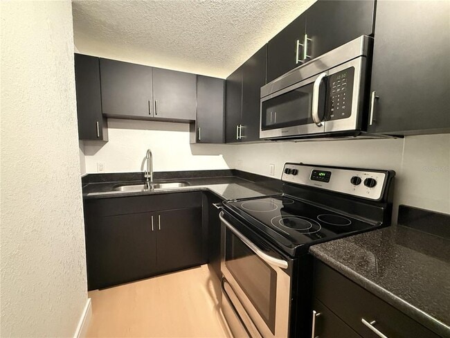 Building Photo - 409 8th St N