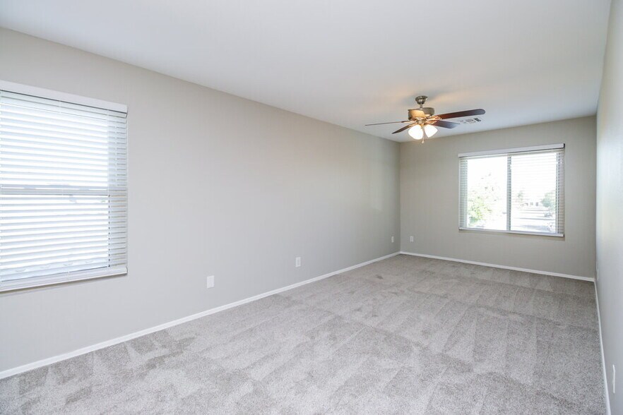Building Photo - 30092 N Desert Willow Blvd