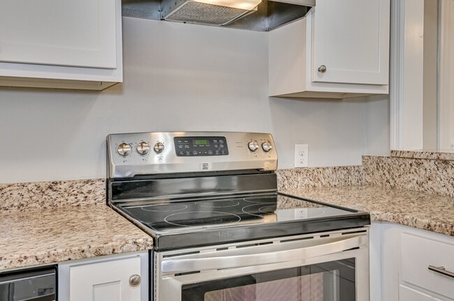 Building Photo - 3423 Cannongate Dr