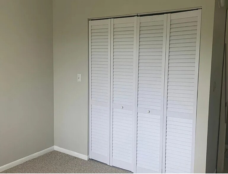 Building Photo - 770 NW Fork Rd