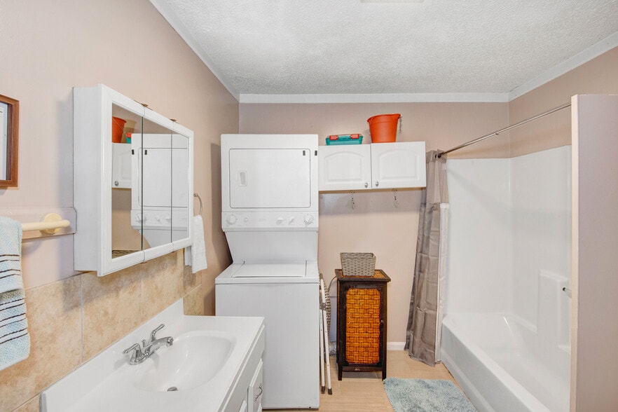 Building Photo - 2612 Couchville Pike