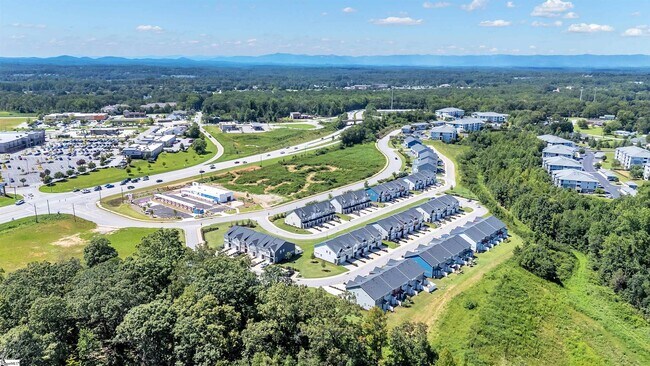 Building Photo - 46 Mardale Ln